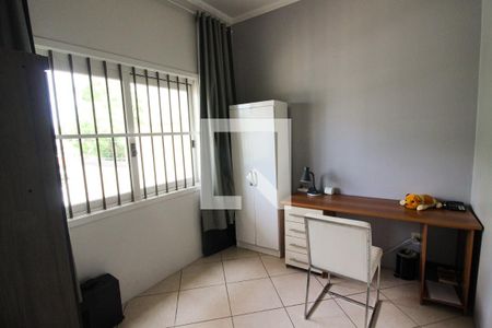 Casa à venda com 178m², 5 quartos e 3 vagasEscritório 1
