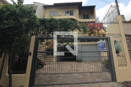 Casa à venda com 178m², 5 quartos e 3 vagasFachada