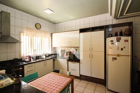 Casa à venda com 178m², 5 quartos e 3 vagasCozinha