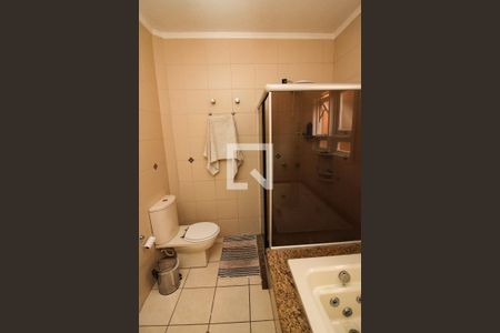 Casa à venda com 178m², 5 quartos e 3 vagasBanheiro da Suíte 1