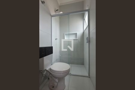 Apartamento para alugar com 126m², 2 quartos e 2 vagas Apartamento para alugar com 126m², 2 quartos e 2 vagasBanheiro da suíte