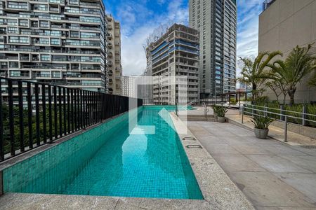 Apartamento à venda com 25m², 1 quarto e sem vaga Apartamento à venda com 25m², 1 quarto e sem vagaÁrea comum - Piscina