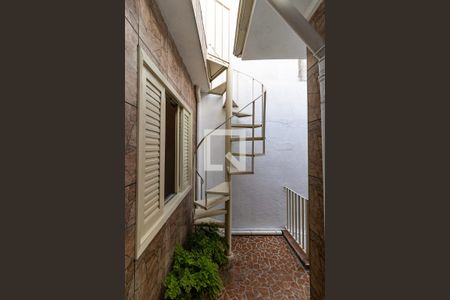 Casa à venda com 173m², 4 quartos e 2 vagasEscada da Casa 1