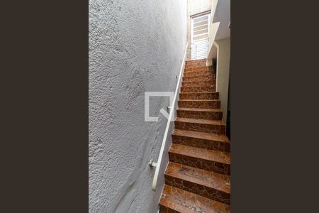 Casa à venda com 173m², 4 quartos e 2 vagasEscada da Casa 2