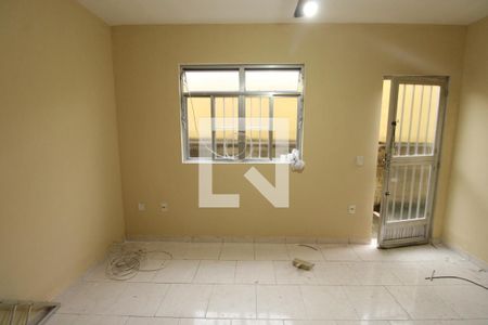 Sala de casa para alugar com 2 quartos, 120m² em Honório Gurgel, Rio de Janeiro