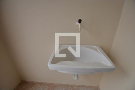 Área de Serviço de casa para alugar com 3 quartos, 100m² em Marechal Hermes, Rio de Janeiro