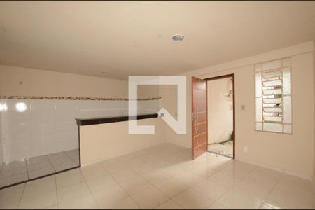 Casa para alugar com 3 quartos, 100m² em Marechal Hermes, Rio de Janeiro