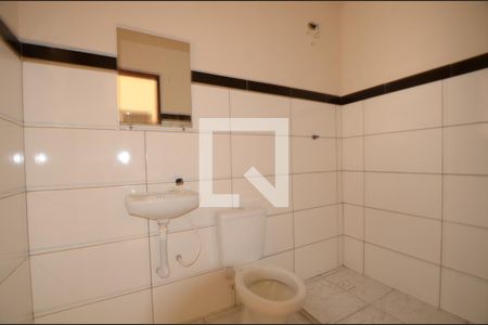 Banheiro de casa para alugar com 3 quartos, 100m² em Marechal Hermes, Rio de Janeiro