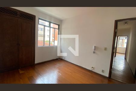 Sala 2 de apartamento para alugar com 3 quartos, 170m² em Coração Eucarístico, Belo Horizonte