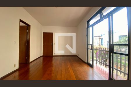 Sala 1 de apartamento para alugar com 3 quartos, 170m² em Coração Eucarístico, Belo Horizonte