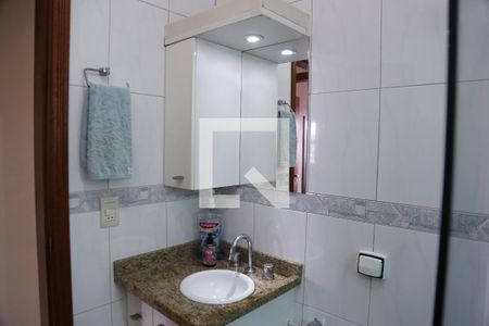 Casa à venda com 128m², 3 quartos e 4 vagasBanheiro Social