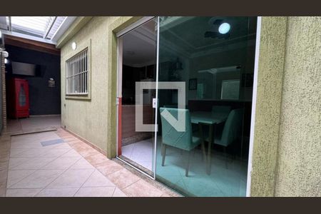 Casa à venda com 128m², 3 quartos e 4 vagasCorredor Laterla