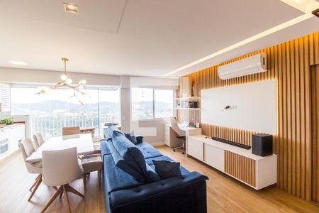 Sala de TV de apartamento para alugar com 1 quarto, 59m² em Alphaville Empresarial, Barueri