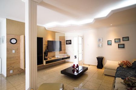 Casa à venda com 570m², 8 quartos e 4 vagas Casa à venda com 570m², 8 quartos e 4 vagasSala 2