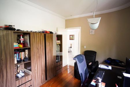 Casa à venda com 570m², 8 quartos e 4 vagas Casa à venda com 570m², 8 quartos e 4 vagasEscritorio 1