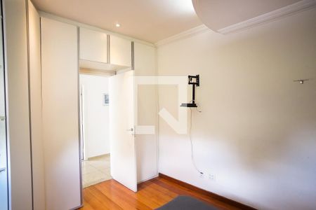 Casa à venda com 570m², 8 quartos e 4 vagas Casa à venda com 570m², 8 quartos e 4 vagasQuarto 2 - Suíte