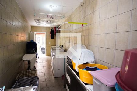 Casa à venda com 570m², 8 quartos e 4 vagas Casa à venda com 570m², 8 quartos e 4 vagasÁrea de Serviço 2