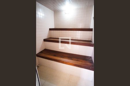 Casa à venda com 570m², 8 quartos e 4 vagas Casa à venda com 570m², 8 quartos e 4 vagasÁrea externa