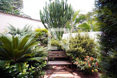 Casa à venda com 570m², 8 quartos e 4 vagas Casa à venda com 570m², 8 quartos e 4 vagasJardim