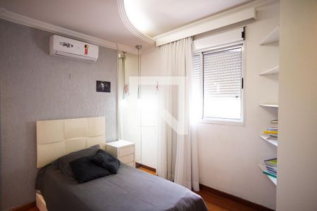 Casa à venda com 570m², 8 quartos e 4 vagas Casa à venda com 570m², 8 quartos e 4 vagasQuarto 2 - Suíte