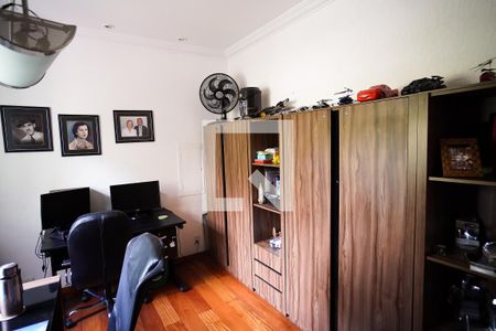 Casa à venda com 570m², 8 quartos e 4 vagas Casa à venda com 570m², 8 quartos e 4 vagasEscritorio 1