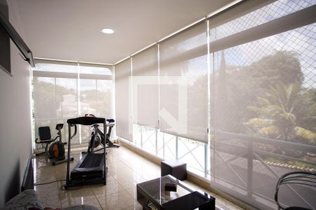 Casa à venda com 570m², 8 quartos e 4 vagas Casa à venda com 570m², 8 quartos e 4 vagasAcademia