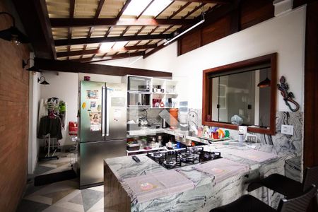 Casa à venda com 570m², 8 quartos e 4 vagas Casa à venda com 570m², 8 quartos e 4 vagasCozinha casa 2