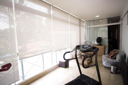 Casa à venda com 570m², 8 quartos e 4 vagas Casa à venda com 570m², 8 quartos e 4 vagasAcademia