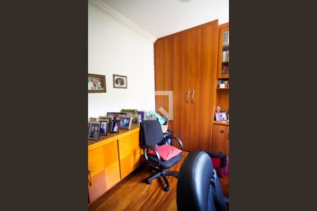 Casa à venda com 570m², 8 quartos e 4 vagas Casa à venda com 570m², 8 quartos e 4 vagasEscritorio 2