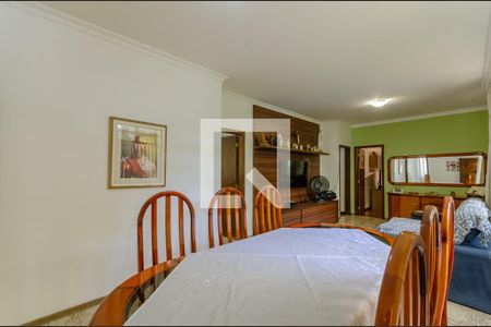 Sala de casa de condomínio à venda com 3 quartos, 207m² em Planalto, Belo Horizonte