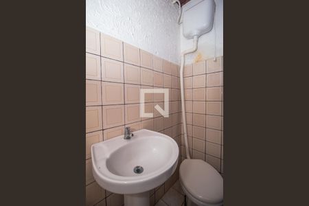 Casa para alugar com 29m², 2 quartos e sem vaga Casa para alugar com 29m², 2 quartos e sem vagaBanheiro