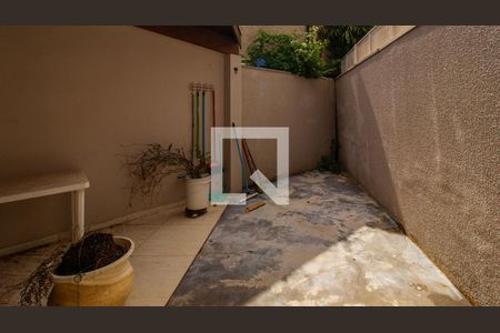 Casa de condomínio para alugar com 120m², 3 quartos e 2 vagasQuintal