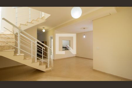 Sala de casa de condomínio para alugar com 3 quartos, 120m² em Jardim Florestal, Jundiaí