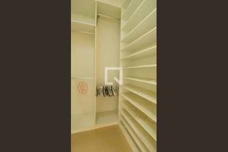 Casa de condomínio para alugar com 120m², 3 quartos e 2 vagasCloset da suíte