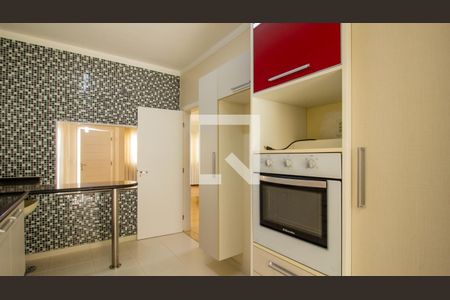 Casa de condomínio para alugar com 120m², 3 quartos e 2 vagasCozinha - Armários