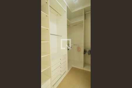 Casa de condomínio para alugar com 120m², 3 quartos e 2 vagasCloset da suíte