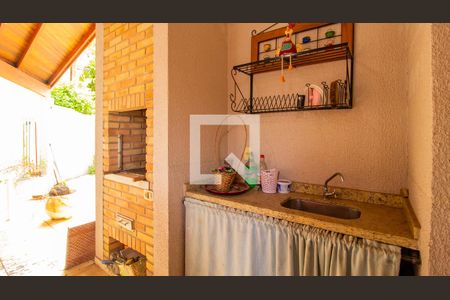 Casa de condomínio para alugar com 120m², 3 quartos e 2 vagasChurrasqueira