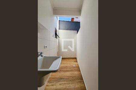 Área de Serviço de casa para alugar com 2 quartos, 70m² em Jardim Calux, São Bernardo do Campo