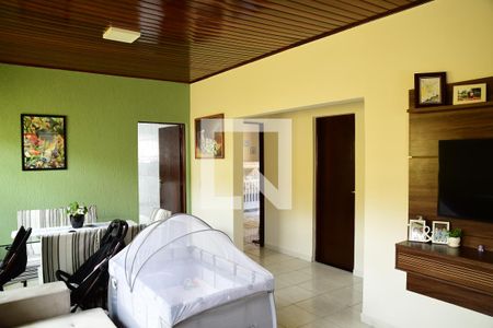Sala de casa para alugar com 2 quartos, 233m² em Jardim dos Ipes, Cotia