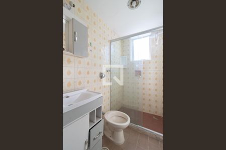 Banheiro de apartamento à venda com 1 quarto, 53m² em Nonoai, Porto Alegre