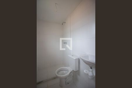 Banheiro da Suíte de casa de condomínio para alugar com 3 quartos, 83m² em Vargem Pequena, Rio de Janeiro
