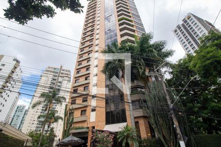 Apartamento à venda com 317m², 4 quartos e 4 vagas Apartamento à venda com 317m², 4 quartos e 4 vagasFachada