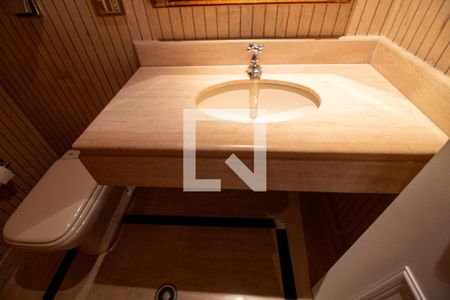 Apartamento à venda com 317m², 4 quartos e 4 vagas Apartamento à venda com 317m², 4 quartos e 4 vagasLavabo