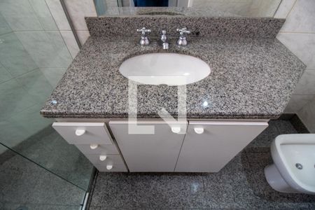 Apartamento à venda com 317m², 4 quartos e 4 vagas Apartamento à venda com 317m², 4 quartos e 4 vagasBanheiro da Suíte 3