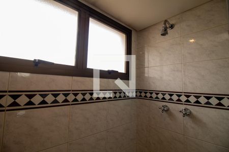 Apartamento à venda com 317m², 4 quartos e 4 vagas Apartamento à venda com 317m², 4 quartos e 4 vagasBanheiro da Suíte 1