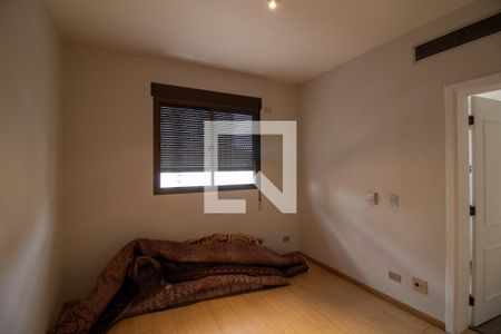 Apartamento à venda com 317m², 4 quartos e 4 vagas Apartamento à venda com 317m², 4 quartos e 4 vagasSuíte 2