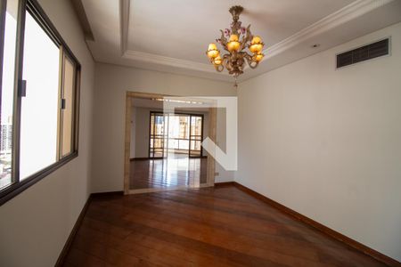 Apartamento à venda com 317m², 4 quartos e 4 vagas Apartamento à venda com 317m², 4 quartos e 4 vagasSala de Jantar