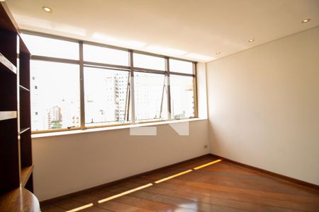 Apartamento à venda com 317m², 4 quartos e 4 vagas Apartamento à venda com 317m², 4 quartos e 4 vagasSala de TV