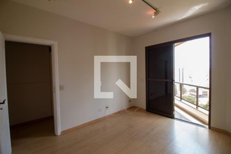 Apartamento à venda com 317m², 4 quartos e 4 vagas Apartamento à venda com 317m², 4 quartos e 4 vagasSuíte 3