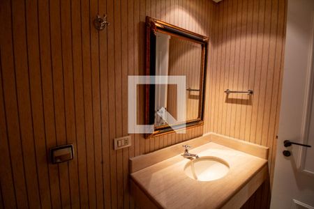 Apartamento à venda com 317m², 4 quartos e 4 vagas Apartamento à venda com 317m², 4 quartos e 4 vagasLavabo